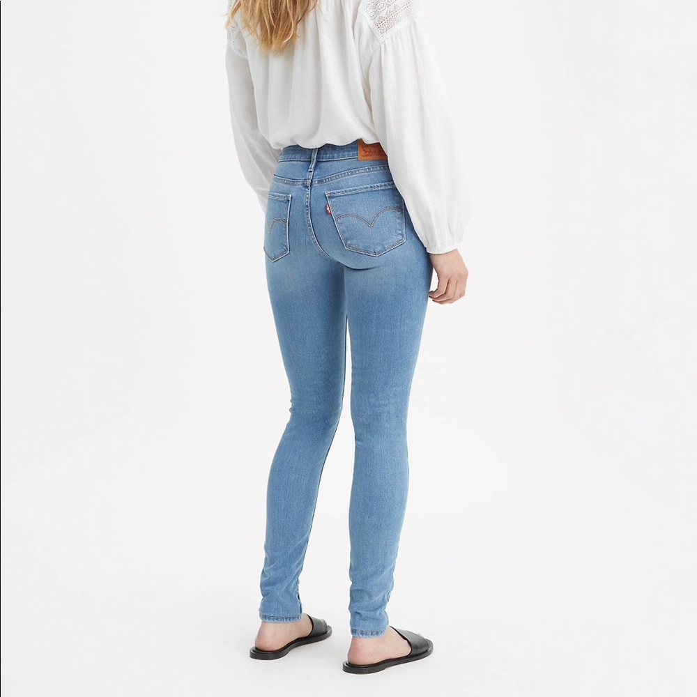 Levi’s 711 Skinny Jeans